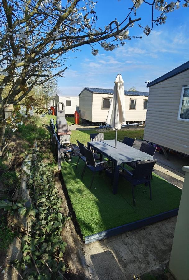 3 Bedroom Caravan With Hot Tub Tattershall Lakes Kültér fotó