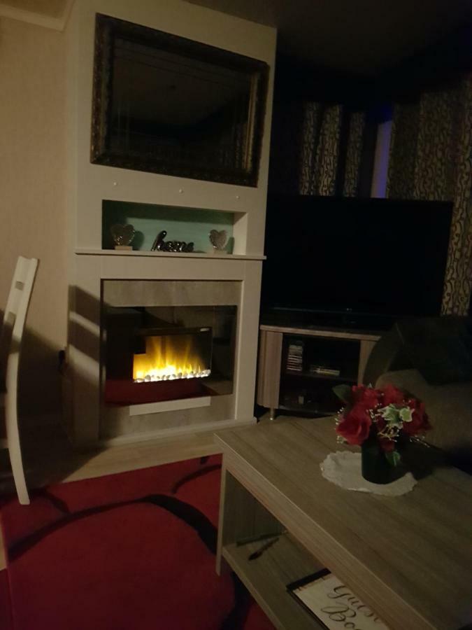 3 Bedroom Caravan With Hot Tub Tattershall Lakes Kültér fotó