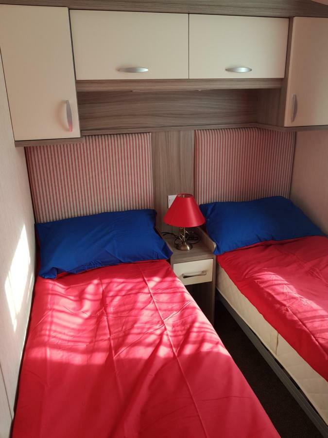 3 Bedroom Caravan With Hot Tub Tattershall Lakes Kültér fotó